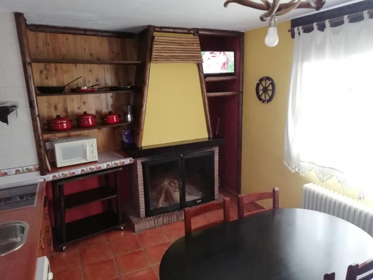 Fuente Del Gamellon Guest House Buenache de la Sierra Exterior photo