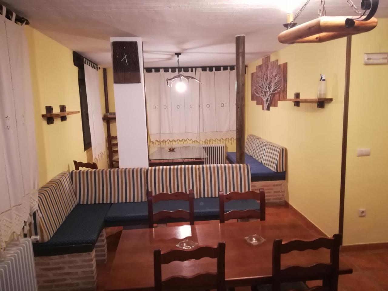 Fuente Del Gamellon Guest House Buenache de la Sierra Exterior photo